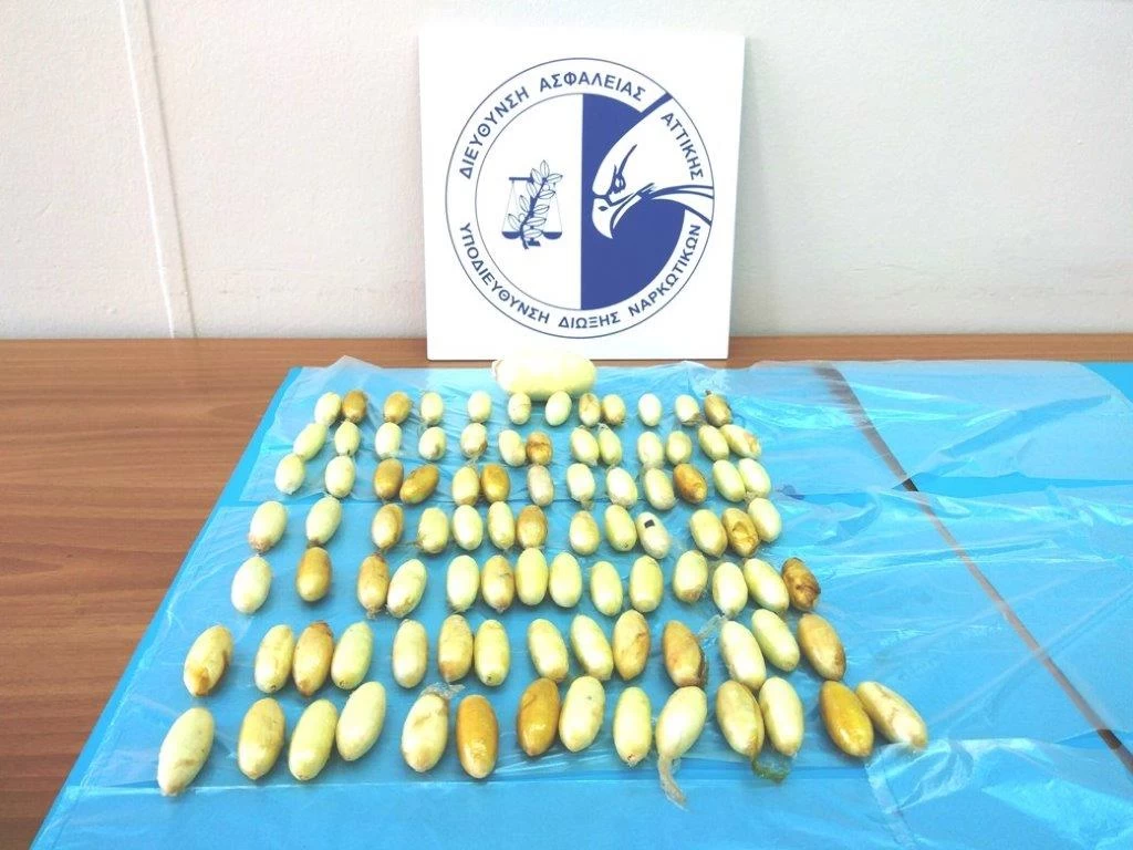 Συναγερμός στο Ελ. Βενιζέλος – 32χρονη προσγειώθηκε με άνω του ενός κιλού κοκαΐνης στο στομάχι της!